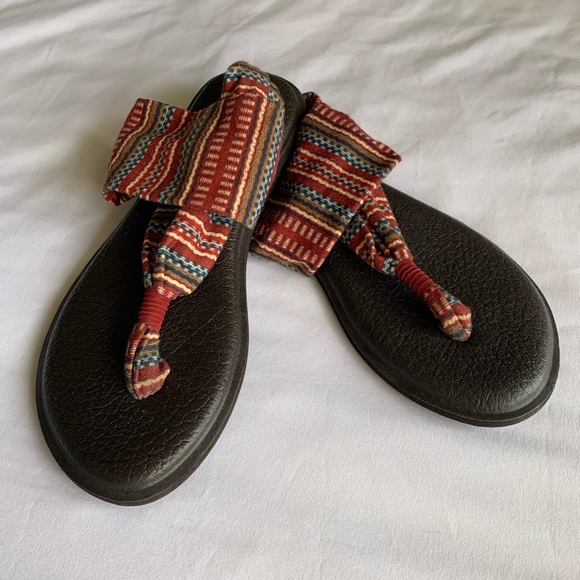 sanuk sandals - Picture 1 of 4